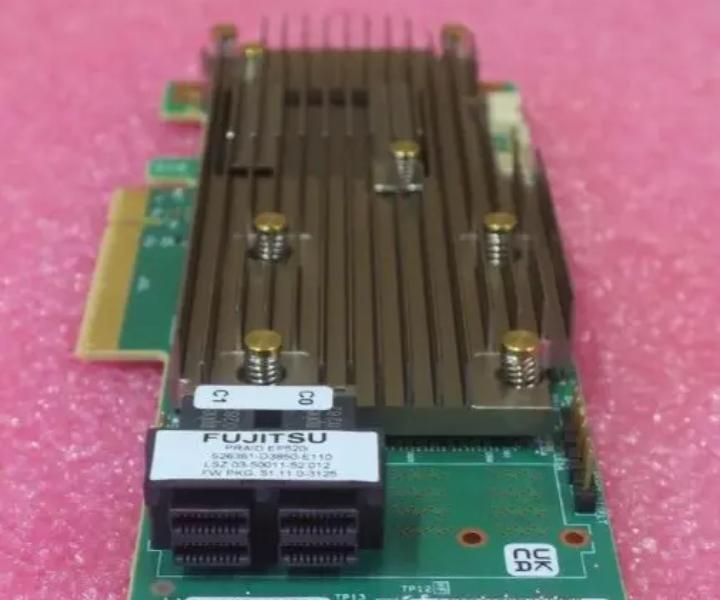 S26361-F4042-L202 EP520i 8Port