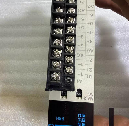 OMRON CS1W-AD081-V18