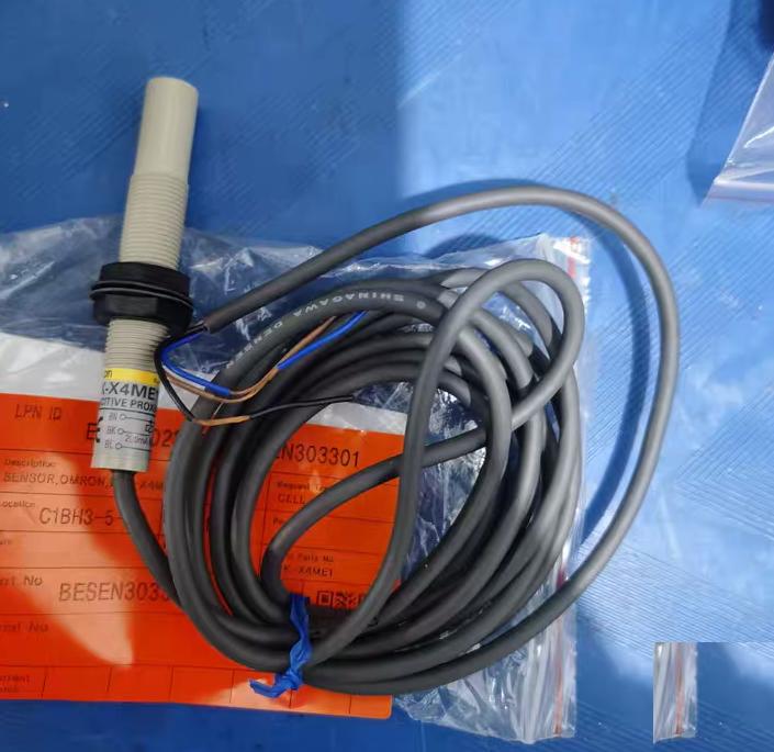 OMRON E2K-X4ME1 2 M12 1