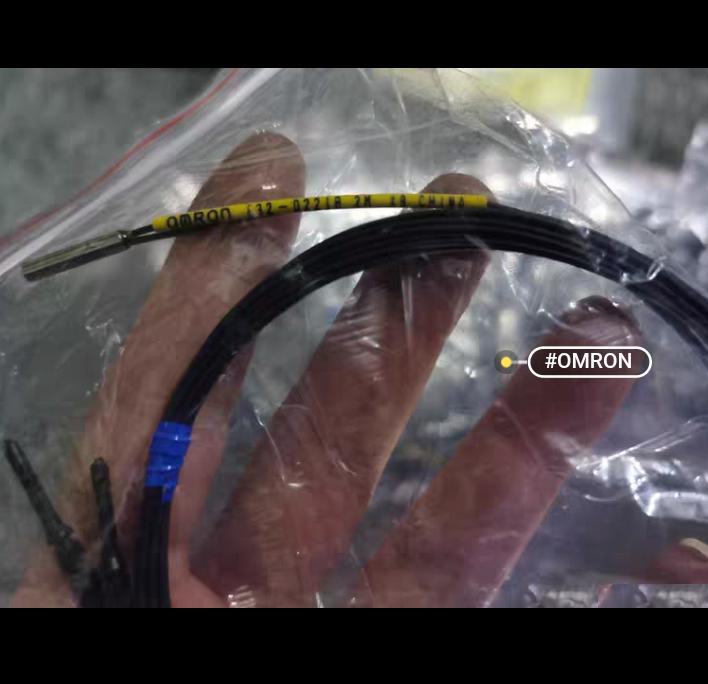 OMRON E32-D221B 5 1