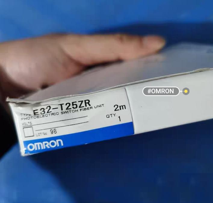 OMRON E32-T25ZR 2 1