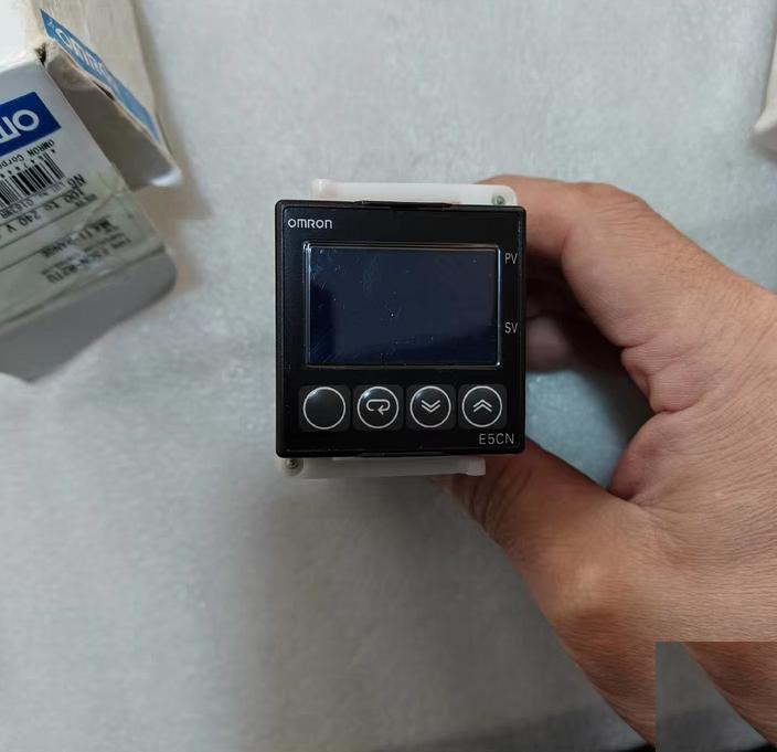 OMRON E5CN-R2TE5CN-R2TU