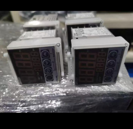 OMRON E5CWL-Q1TC 4 100-240VAC LCD