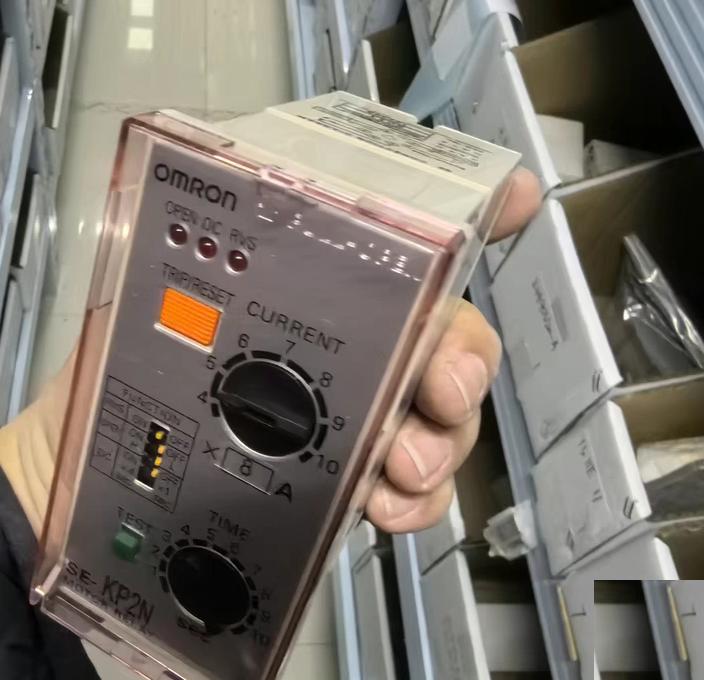 OMRON SE-KP2N 200 220 240VAC
