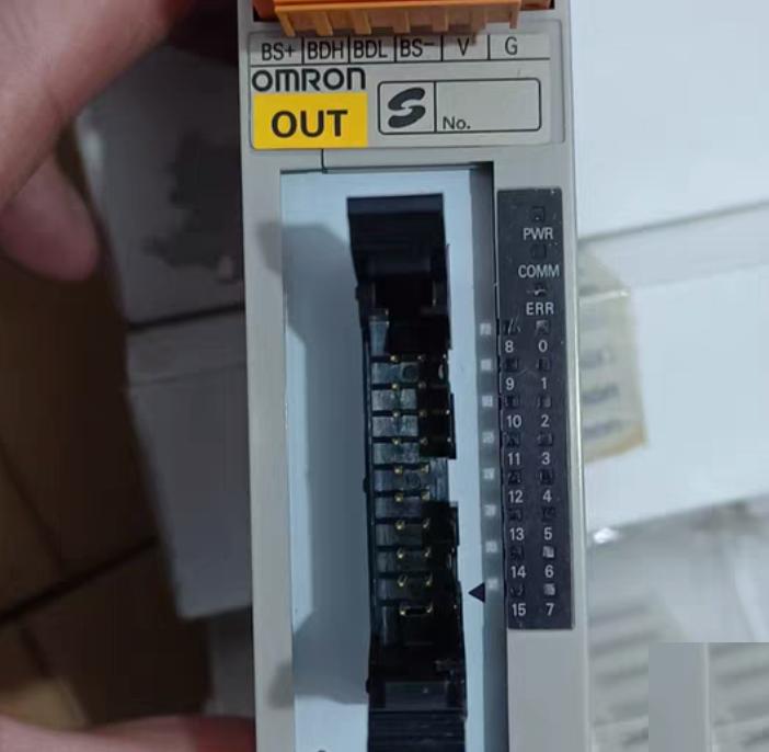 OMRON SRT2-VOD16ML-1 7 6 1 650 N4-2