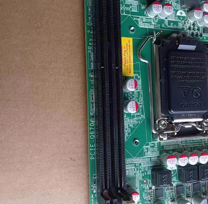 PCIE-Q670-R20 PCIE-Q670 REV 2 0