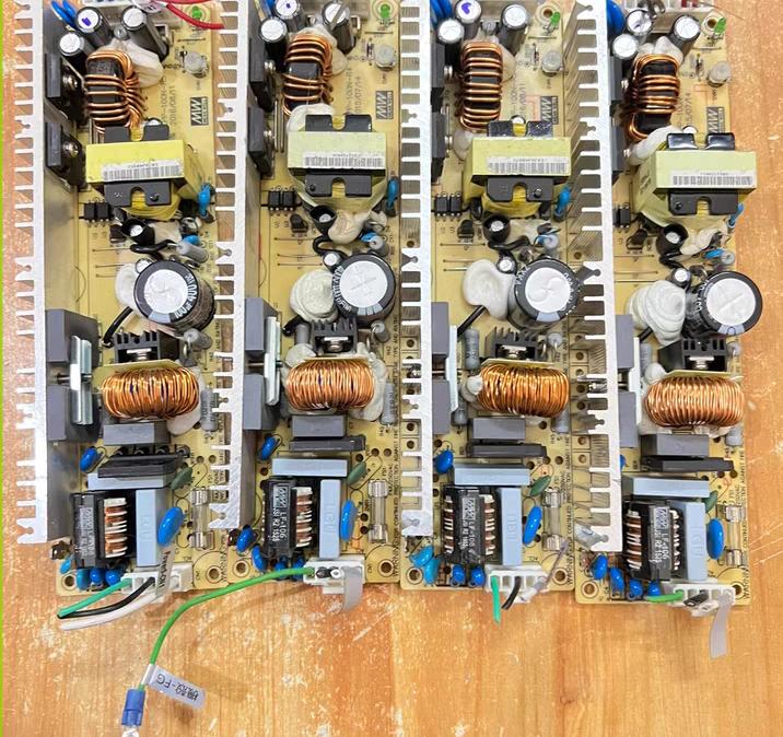 PFC    LPP-100-5 5V20A 100W