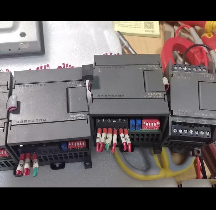 PFS265 2 MT8071iE PLC 216-2BD23-0XBO222-1HF22-OXAO231-OHC22-0XAO231-OHC22-OXA8235-OKD22-0XAO222-BF22-0XA0 MT8071iE