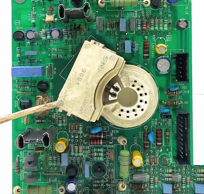 PLC 65620815 Issue 3 PCB Circuit Board P051899 124