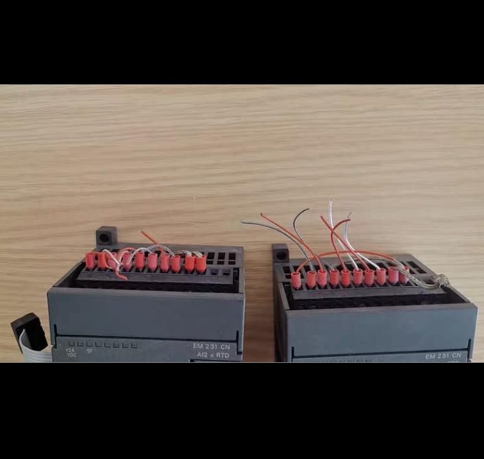 PLC 6ES7 231-7PB22-0XA8 EM 231 CN AI2 x RTD 21-28 VDC