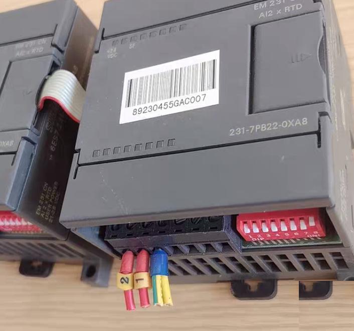 PLC 6ES7 231-7PB22-0XA8 EM 231 CN AI2 x RTD 21-28 VDC