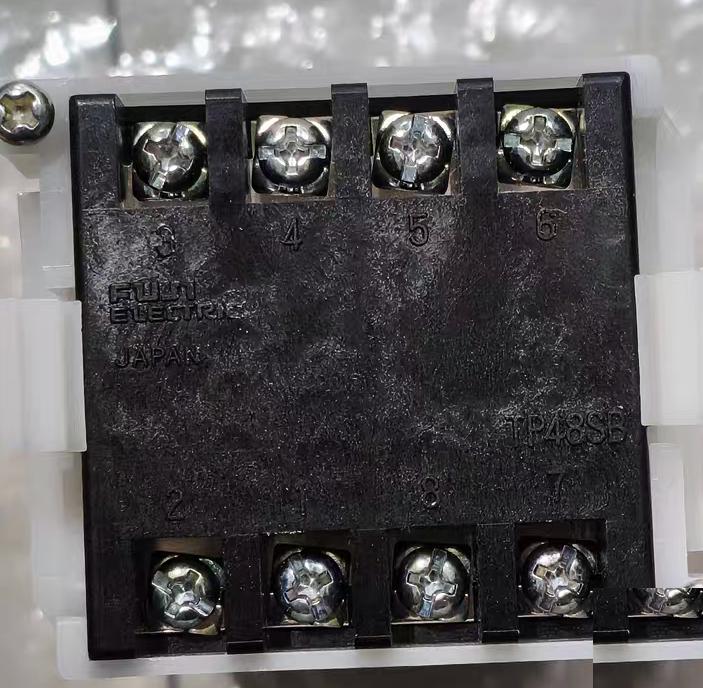 PXR4TAS1-0V200 AC85-264V 16A