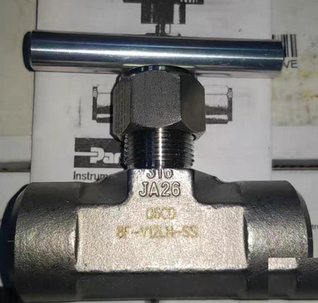 Parker 8F-V12LN-SS 1 2 FNPT 6 Connection 2 Size 1 2 Connection 1 Size 1 2 Body Size inch 3 4 Body Material 316 Stainless SteelConnection 2 Style NPT FConnection 1 Style NPT FBody Type InLineStem Type Needle 1 80 Cv 1 2 in FNPT SS-18RF8 3 708 48