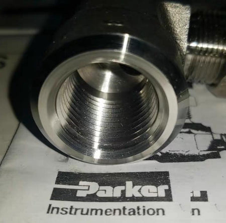 Parker 8F-V12LN-SS 1 2 FNPT 6 Connection 2 Size 1 2 Connection 1 Size 1 2 Body Size inch 3 4 Body Material 316 Stainless SteelConnection 2 Style NPT FConnection 1 Style NPT FBody Type InLineStem Type Needle 1 80 Cv 1 2 in FNPT SS-18RF8 3 708 48