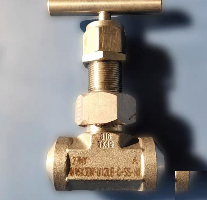 Parker M16X3BW-U12LB-G-SS-HT 16mm Tube Butt Weld -G Grafoil™ Packing for 700ºF Temperature capability -HT High Temperature for 1200ºF Temperature capability Grafoil® packing with HT option -65 F to 1200 F -54 C to 649 C