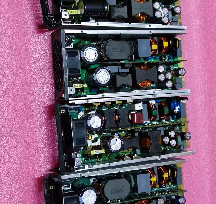 R4815G1        R4830G1               18 7A  37 4A