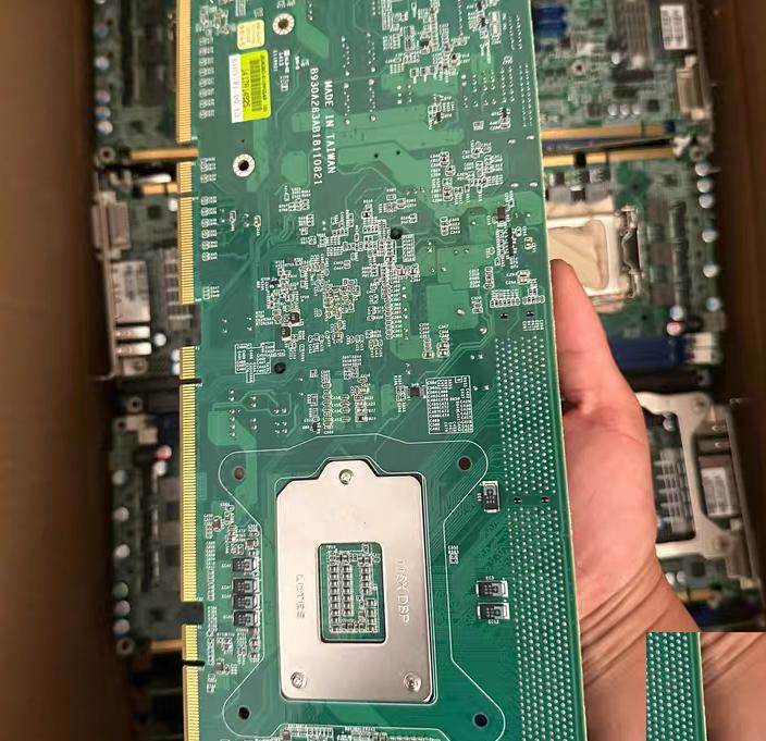 ROBO-8110VG2AR-Q67 B930A283AB18110821