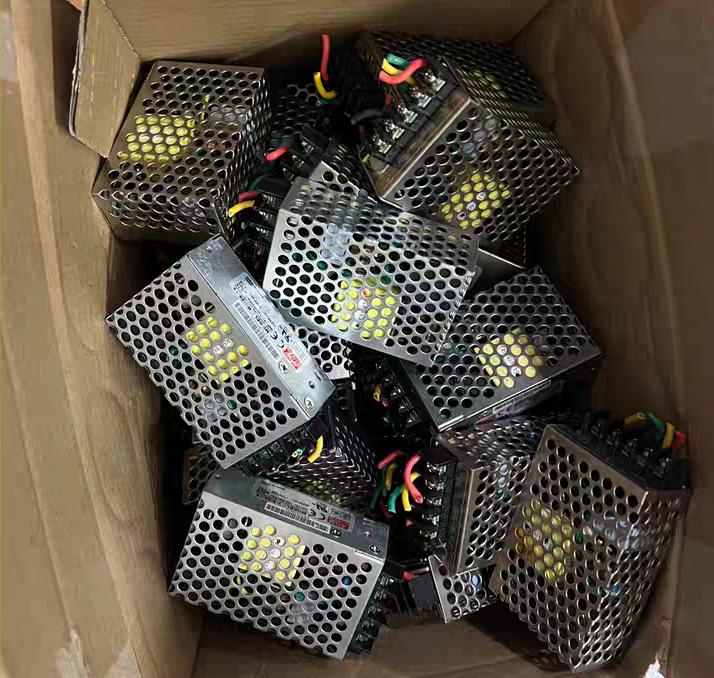 RS-25-15  15V1 7A