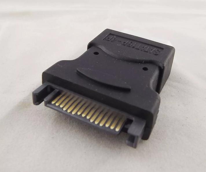 SATA 15 Pin Male Power Connecter to 4 pin Molex Female Adapter Converter Changer