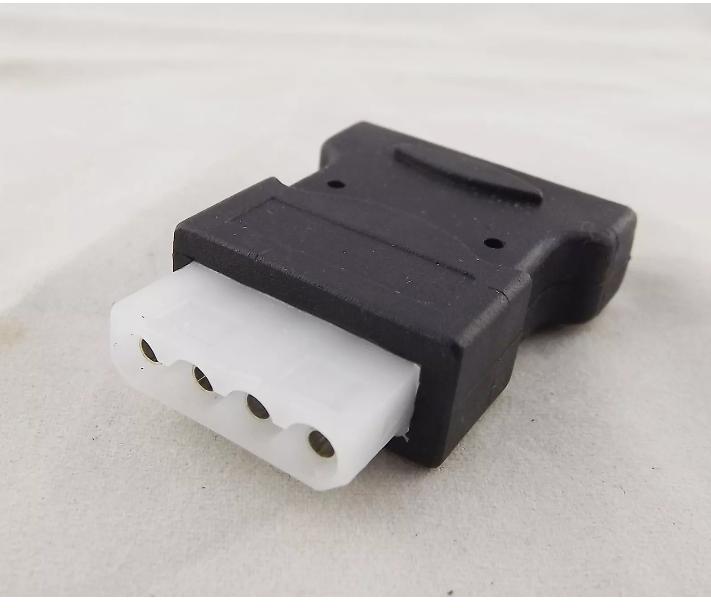 SATA 15 Pin Male Power Connecter to 4 pin Molex Female Adapter Converter Changer