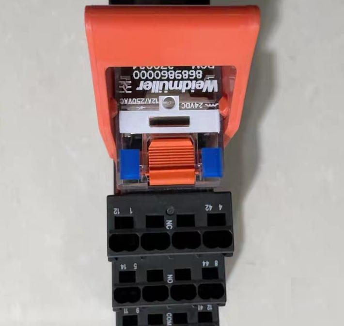 SCM-1 2CO RCM 270024 24VDC 12A 250VAC