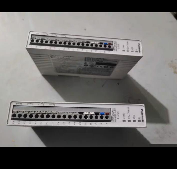 SF-C13 SF-C13 2 24V DC 2A 10ms IP20