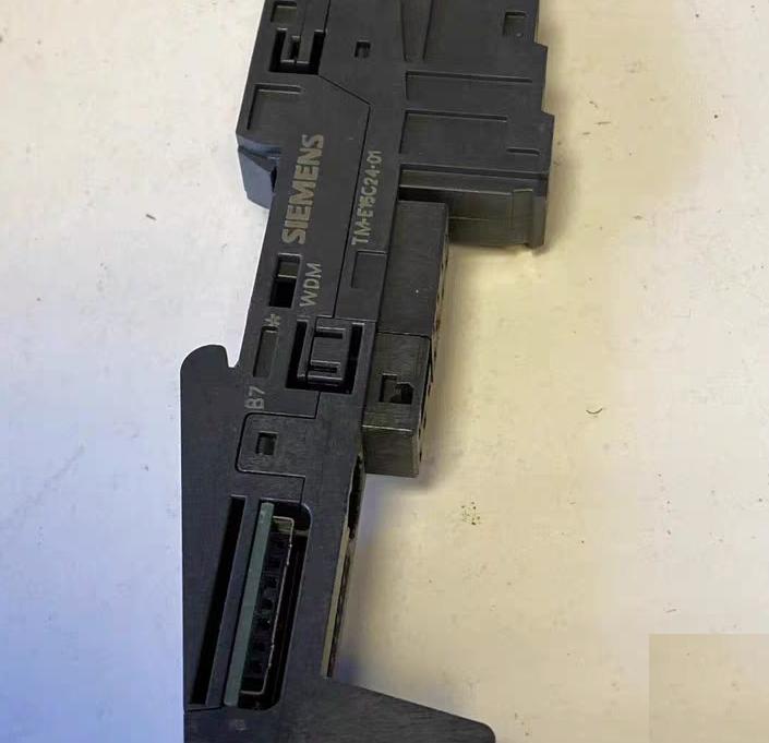 SIEMENS 6ES7193-4CB30-0AA0