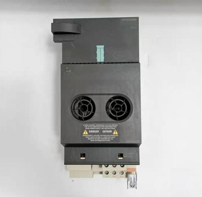SIEMENS 6SL3225-0SE24-0UA3