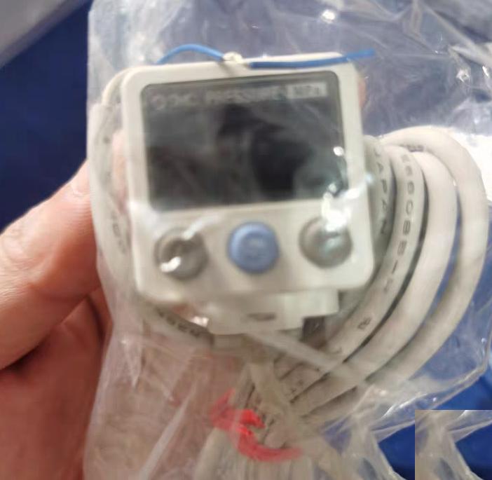SMC ISE80-02-R LCD -0 1 1 0MPa 12-24VDC NPN 80mA 1