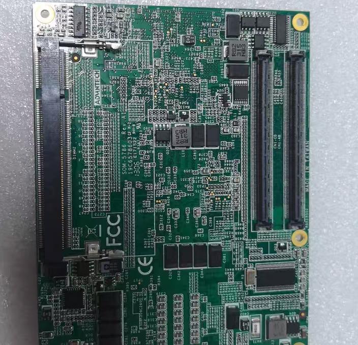 SOM-5786 FG9004E-T ADVANTECH SOM-5786 FG9004E-T