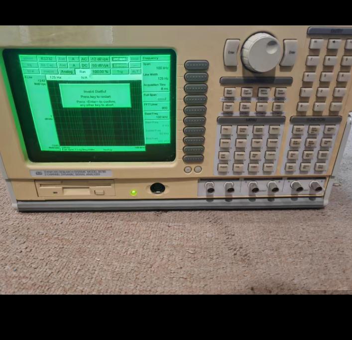 SRS SR785 SR785 102 4 kHz 90 dB 145 dB 20 20 32 MB GPIB RS-232 SR785 SR780 SR785 SR785