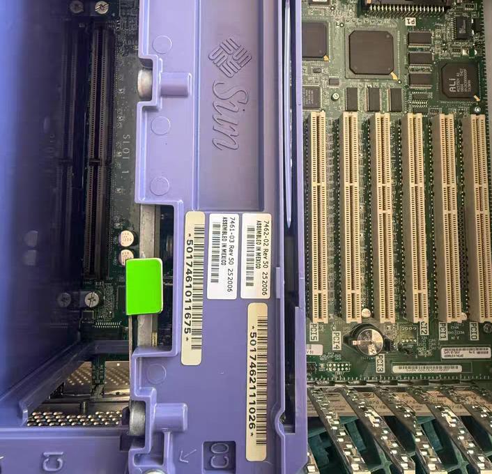 SUN Fire v440 Sun SunFire V490 1 5GHz CPU 4GB 73GB