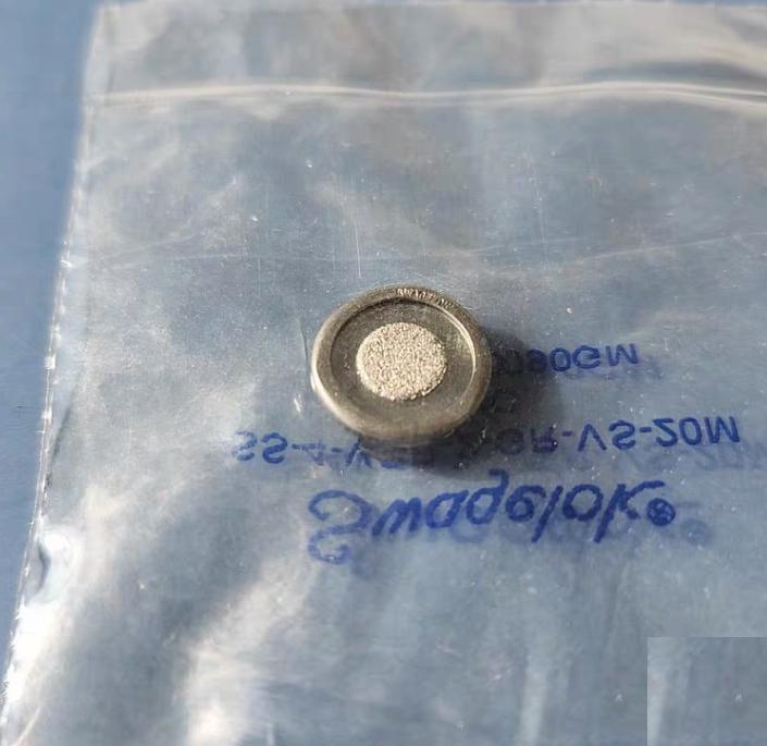SWAGELOK SS-4-VCR-2--GR-VS-20M 12 SWAGELOK SS-4-VCR-2--GR-VS- 5M 2 Stainless Steel VCR Face Seal Fitting 1 4 in Filter Gasket Retained Style 20 or 0 5 Micron