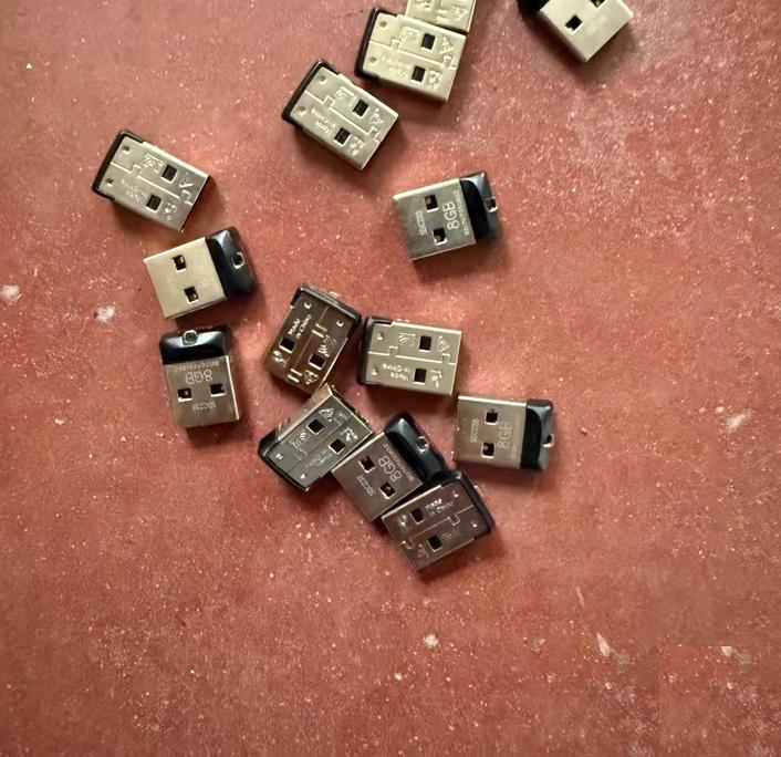 Sandisk SDCZ33 8G U u