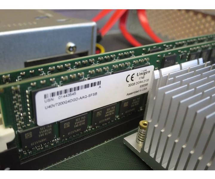 128GB DDR4 2x200GB