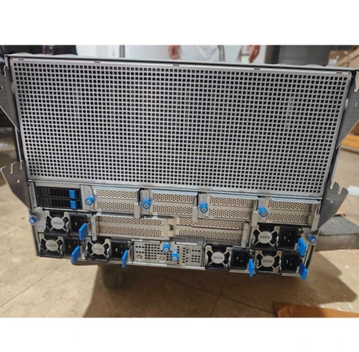 SYS-821GE-TNHR