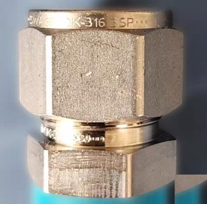 Swagelok SS-1010-1-8 SS-810-1-8 5 8 in x 1 2 in NPT SS-1010-1-8 321 25 1 2 in x 1 2 in NPT SS-810-1-8 286 68