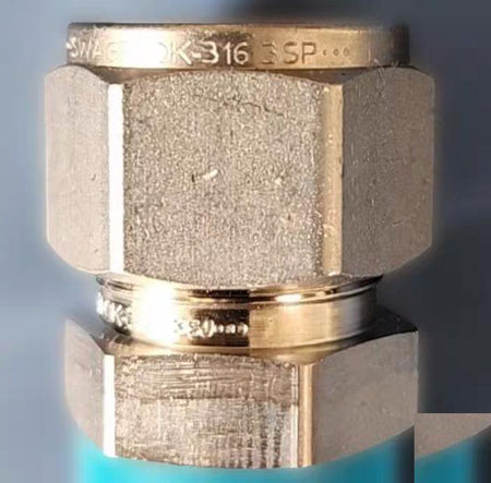 Swagelok SS-1010-1-8 SS-810-1-8 5 8 in x 1 2 in NPT SS-1010-1-8 321 25 1 2 in x 1 2 in NPT SS-810-1-8 286 68