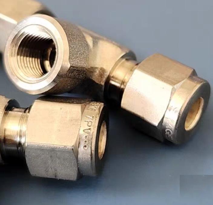Swagelok SS-400-3-4TTF 3 1 4 in x 1 4 in x 1 4 in NPT SS-400-3-4TTF 571 86