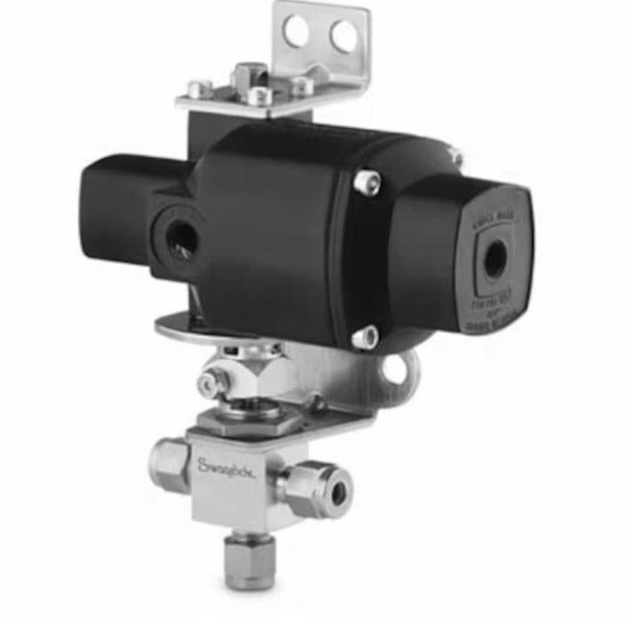 Swagelok SS-43GXF4-51S 40G 0 90 1 4 SR SS-43GXF4-51S 6 411 26 8 10 3-Way Ball Valve 316999430001 2500 Psig 172 BAR