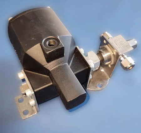Swagelok SS-44XS6-53D Swagelok SS-44XS6-53D Stainless Steel 1-Piece 40 Series 3-Way Ball Valve 2 0 Cv 3 8 in Swagelok Tube Fitting 180� Double Acting Actuator 1 40 3 2 0 Cv 3 8 in SS-44XS6 3 263 19 153 MS-153-DA 5 217 05