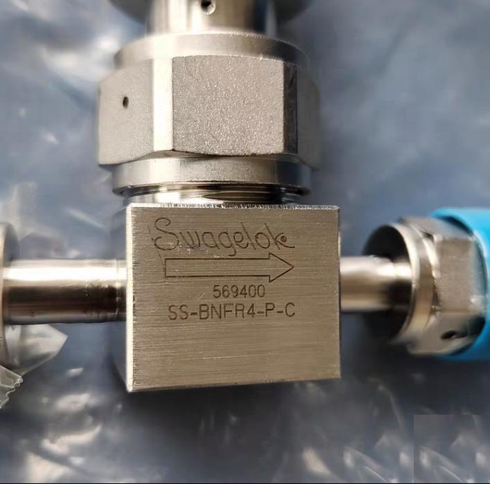 Swagelok SS-BNFR4-P-C 1 4 FVCRSwagelok SS-BNFR4-P-C 316L Stainless Steel High Purity Bellows Sealed Valve 1 4 in Female Swagelok VCR Face Seal Fitting SC-01 Cleaned NC Actuator