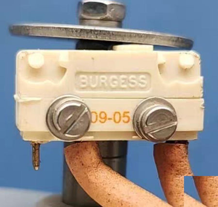 Swagelok SS-HBVCR4-CM Stainless Steel High Pressure Bellows Sealed Valve 1 4 in Male Swagelok VCR Fitting NC Actuator with an Unknown Indicator Switch or not 1 4 in VCR