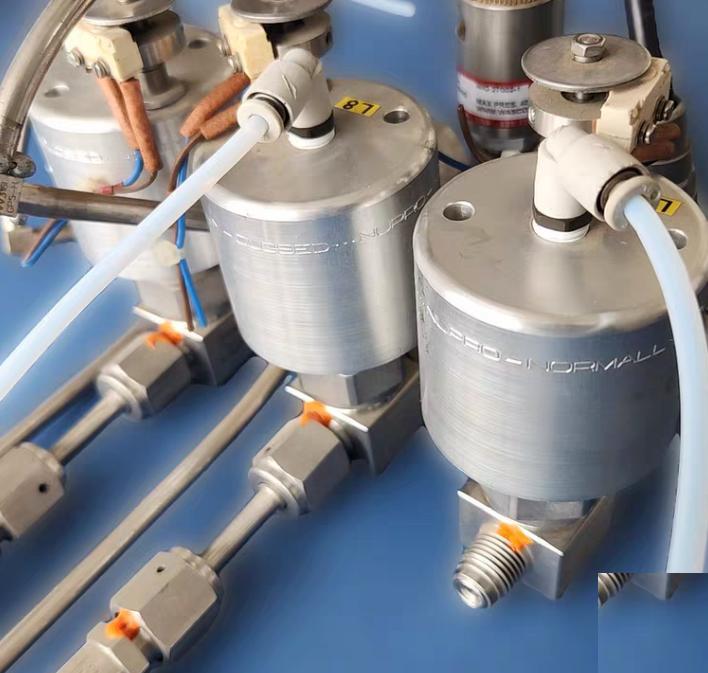 Swagelok SS-HBVCR4-CM Stainless Steel High Pressure Bellows Sealed Valve 1 4 in Male Swagelok VCR Fitting NC Actuator with an Unknown Indicator Switch or not 1 4 in VCR