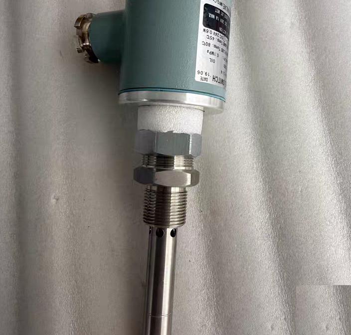 TAIYO VALVE LEVEL SWITCH SU4-SL-F 3 4MAN B W NON FLOW ALARM SWITCH