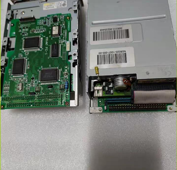 TEAC FD-235HS  A700U             SCSI