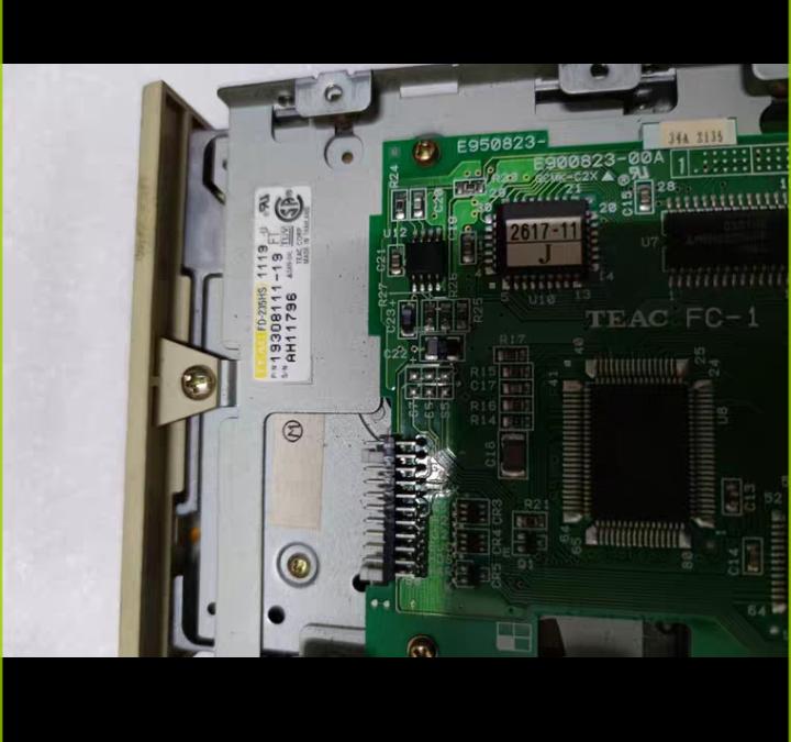 TEAC FD-235HS  A700U             SCSI