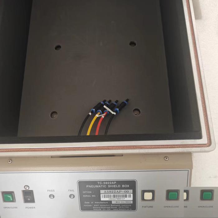 TESCOM TC-5922AP I O 100 2000 MHz 70 dB2000 3000 MHz 70 dB3000 6000 MHz 60 dB 2 SMA f SMA f 100 3 382 560 290 680 H mm 296 435 232 25