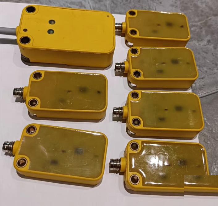 TURCK BC10-Q14-AP4X2-V1131 6 180 BC20-Q20-AN4X2 S400 2 280 G3-4