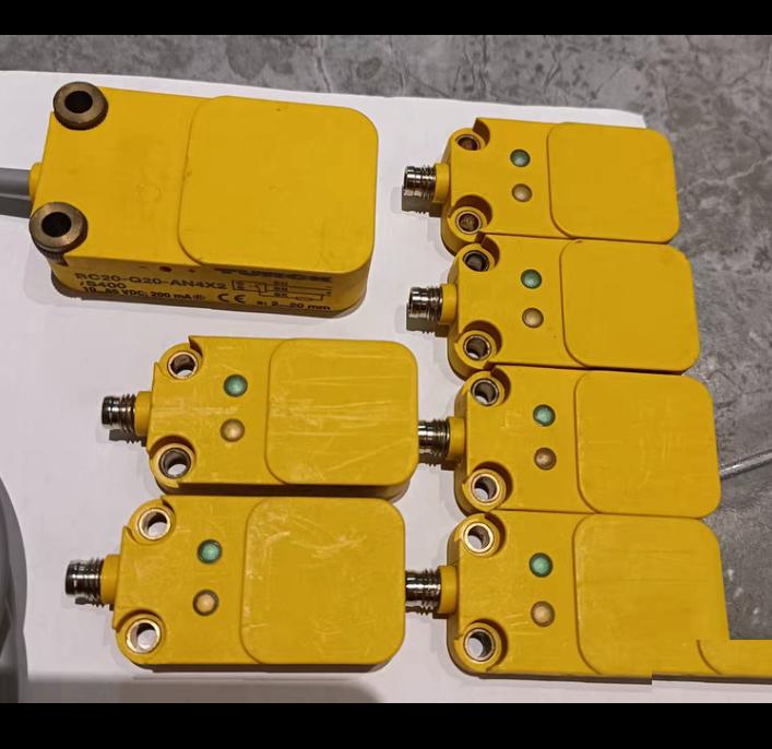 TURCK BC10-Q14-AP4X2-V1131 6 180 BC20-Q20-AN4X2 S400 2 280 G3-4